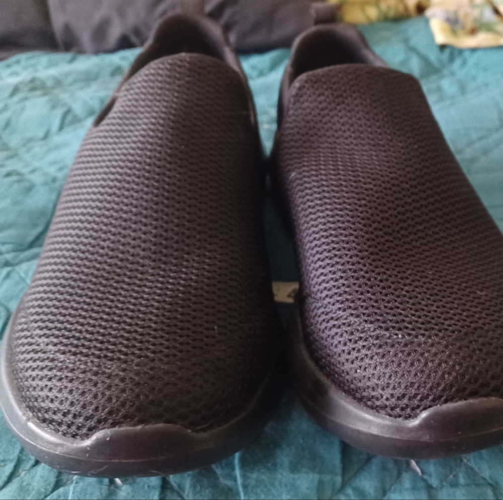 Sketchers Shoes